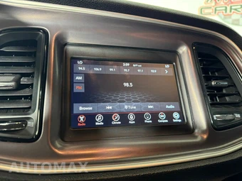 2022 Dodge Challenger SXT - miniatura 18