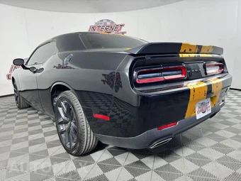 2022 Dodge Challenger SXT - miniatura 24