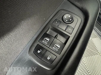 2022 Dodge Challenger SXT - miniatura 33