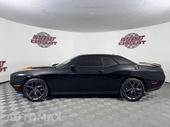 2022 Dodge Challenger SXT - miniatura 4