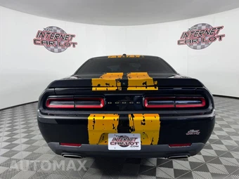 2022 Dodge Challenger SXT - miniatura 6