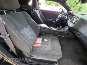 2022 Dodge Challenger SXT – miniatura 9