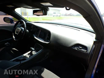 2022 Dodge Challenger SXT - miniatura 15