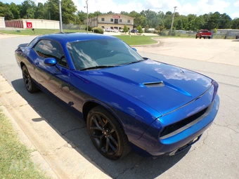 2022 Dodge Challenger SXT - miniatura 4