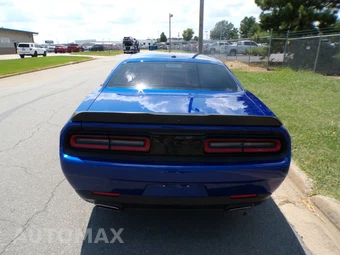 2022 Dodge Challenger SXT - miniatura 7