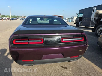 2022 Dodge Challenger SXT – miniatura 5