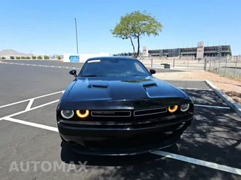 2022 Dodge Challenger SXT – miniatura 2