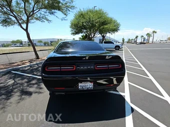 2022 Dodge Challenger SXT – miniatura 5