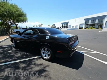 2022 Dodge Challenger SXT – miniatura 6