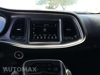 2022 Dodge Challenger SXT – miniatura 8