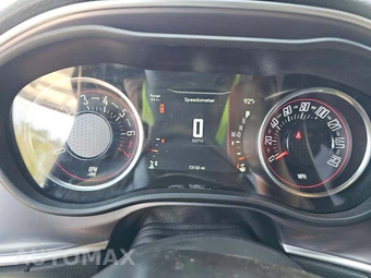 2022 Dodge Challenger SXT – miniatura 9