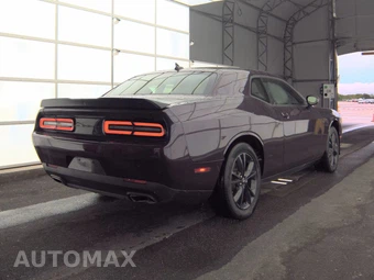 2022 Dodge Challenger SXT – miniatura 4