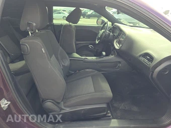 2022 Dodge Challenger SXT – miniatura 8