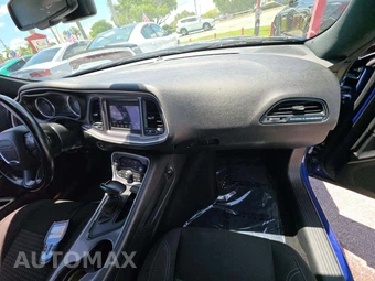 2022 Dodge Challenger SXT - miniatura 19
