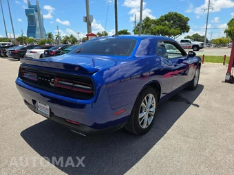 2022 Dodge Challenger SXT - miniatura 3
