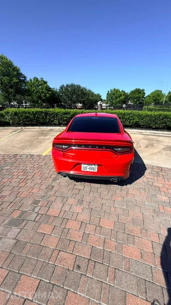 2022 Dodge Charger GT - miniatura 4