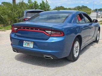 2022 Dodge Charger SXT – miniatura 3