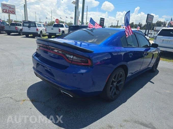 2022 Dodge Charger SXT - miniatura 3