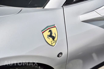 2022 Ferrari F8 Spider Convertible - miniatura 11