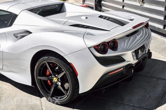 2022 Ferrari F8 Spider Convertible - miniatura 18