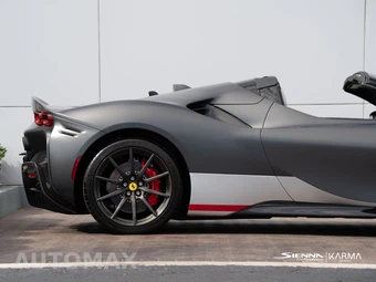 2022 Ferrari SF90 Spider - miniatura 15