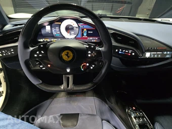 2022 Ferrari SF90 Stradale - miniatura 11