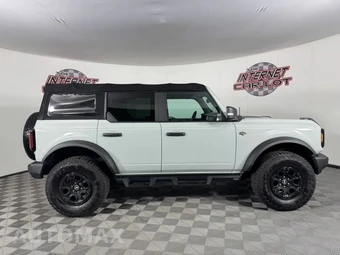 2022 Ford Bronco - miniatura 8