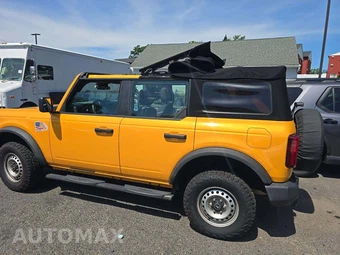 2022 Ford Bronco Base - miniatura 2