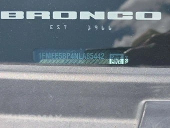 2022 Ford Bronco Base - miniatura 2