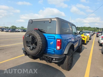 2022 Ford Bronco Black Diamond - miniatura 4