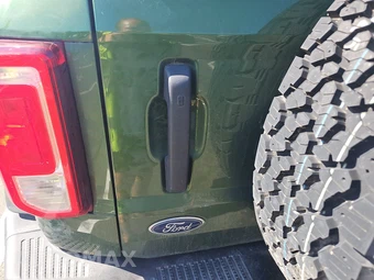 2022 Ford Bronco Black Diamond - miniatura 16