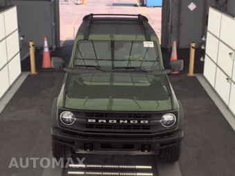 2022 Ford Bronco Black Diamond - miniatura 2