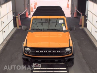 2022 Ford Bronco Black Diamond - miniatura 2