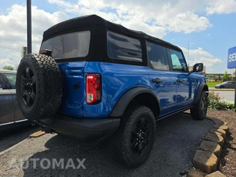 2022 Ford Bronco Black Diamond - miniatura 3