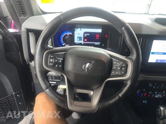 2022 Ford Bronco Black Diamond - miniatura 10
