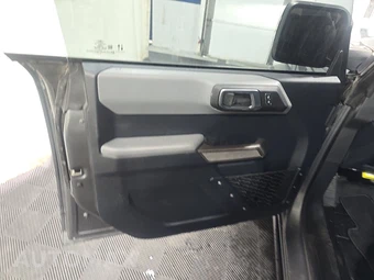 2022 Ford Bronco Black Diamond - miniatura 9