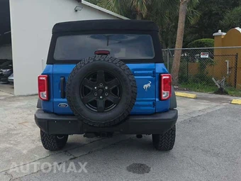 2022 Ford Bronco Black Diamond - miniatura 4