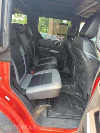 2022 Ford Bronco Black Diamond - miniatura 13