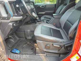 2022 Ford Bronco Black Diamond - miniatura 3