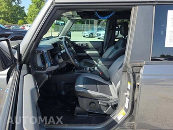 2022 Ford Bronco Black Diamond - miniatura 3