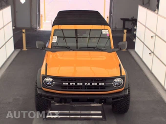 2022 Ford Bronco Black Diamond - miniatura 2