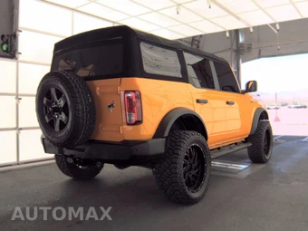 2022 Ford Bronco Black Diamond - miniatura 4