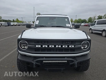 2022 Ford Bronco Black Diamond - miniatura 2
