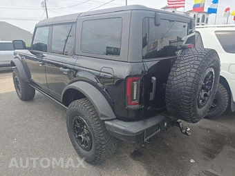 2022 Ford Bronco Black Diamond - miniatura 2