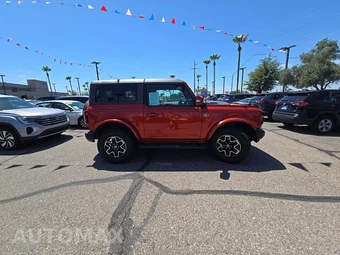 2022 Ford Bronco Outer Banks - miniatura 4