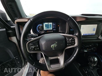 2022 Ford Bronco Outer Banks - miniatura 10