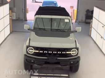 2022 Ford Bronco Outer Banks - miniatura 2