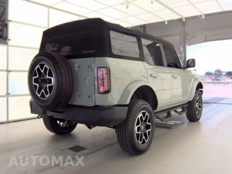 2022 Ford Bronco Outer Banks - miniatura 4