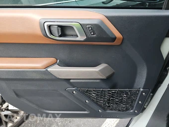 2022 Ford Bronco Outer Banks - miniatura 9