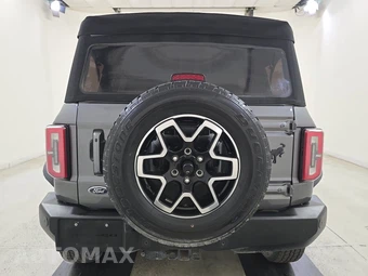 2022 Ford Bronco Outer Banks - miniatura 5